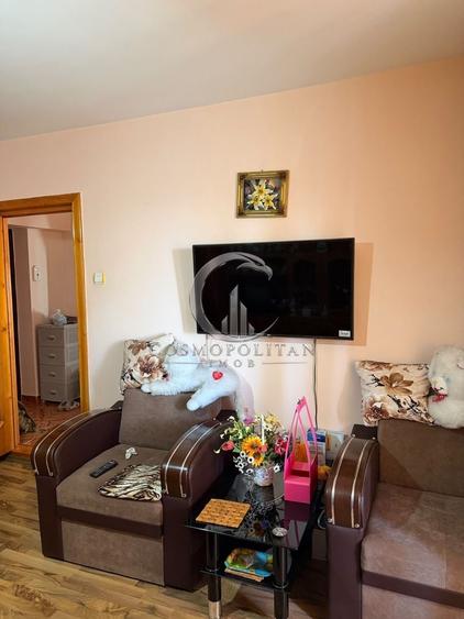 Apartament cu 2 camere decomandat, mobilat în Micro 5