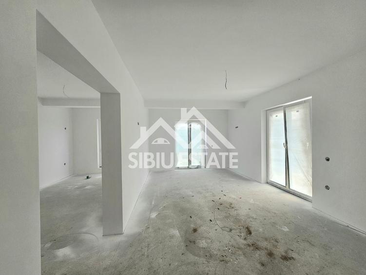 Duplex cu 4 camere cu Canalizare în Exterior Nord