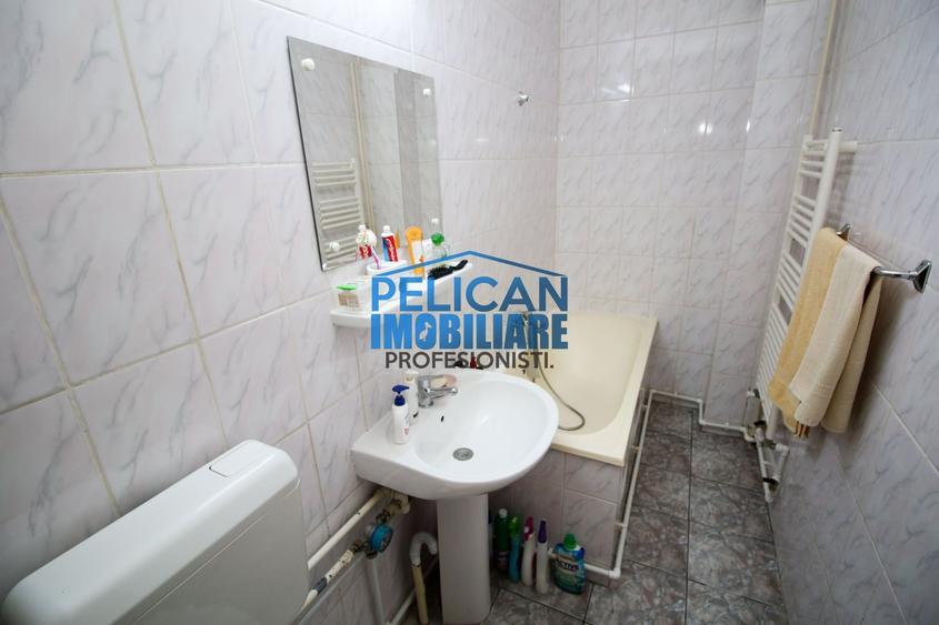 Apartament cu 3 camere decomandat, mobilat în Central