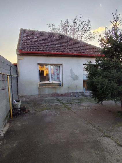 Casă cu 2 camere cu Teren 396 Mp în Ronaț