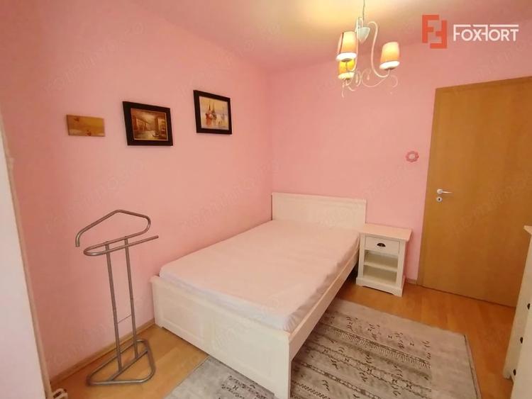 Apartament cu 4 camere decomandat în Soarelui