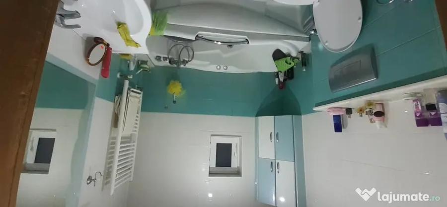 Apartament cu 3 camere decomandat în Burdujeni