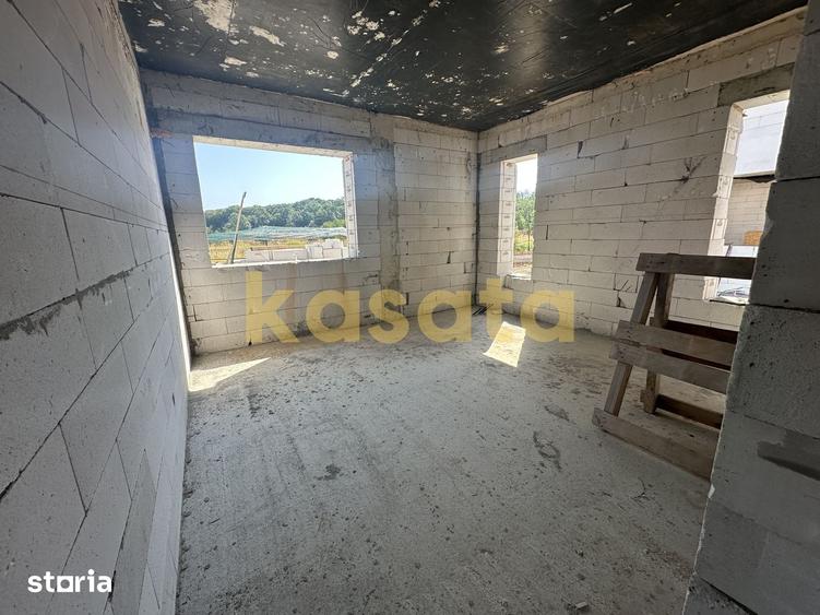 Casă cu 4 camere cu Teren 420 Mp în Domnești
