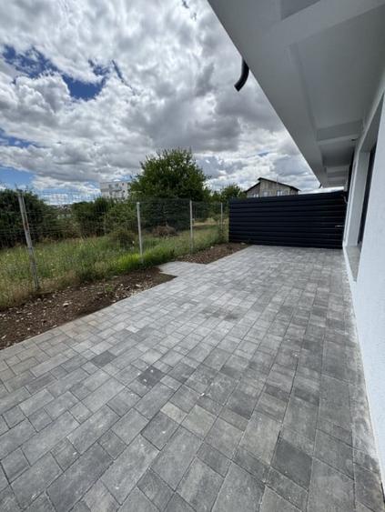 Duplex cu 4 camere cu Canalizare în Albert