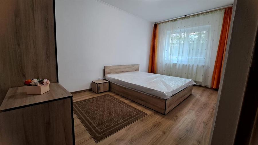 Garsonieră decomandată, mobilată în Răcădău