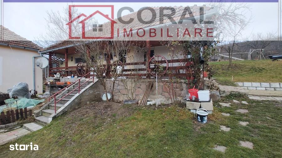 Casă cu 3 camere cu Teren 2070 Mp în Cârjiți