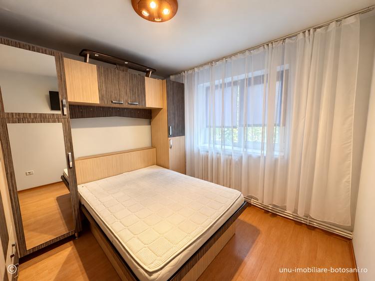 Apartament cu 3 camere semidecomandat în Central