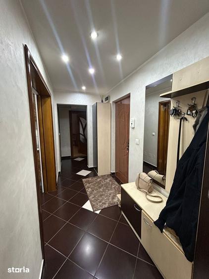 Apartament cu 3 camere în Sud