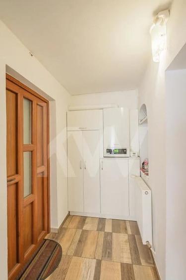 Apartament cu 3 camere semidecomandat în Central
