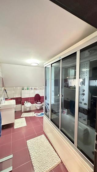 Casă cu 5 camere cu Teren 607 Mp în Chișoda