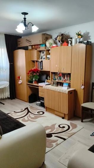 Apartament cu 3 camere decomandat, mobilat în Gară
