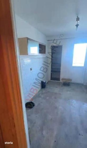 Apartament cu 3 camere în Mazepa 1