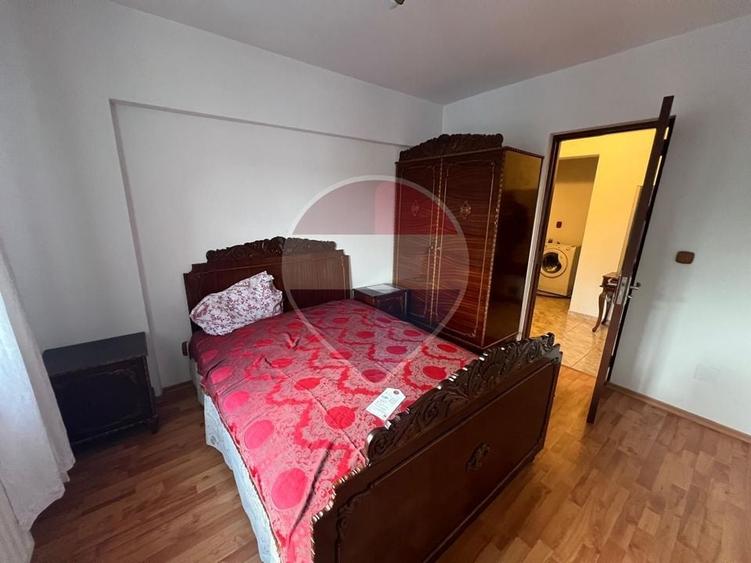 Apartament cu 2 camere decomandat, mobilat în Central