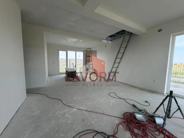 Casă cu 3 camere cu Teren 240 Mp în Sânandrei