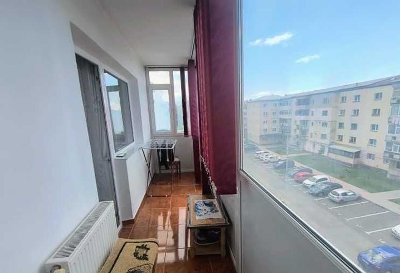 Apartament cu 3 camere decomandat în Valea Muscelului