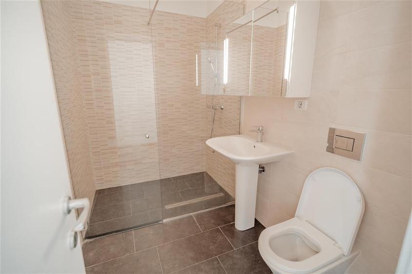 Apartament cu 4 camere decomandat, mobilat în Floreasca