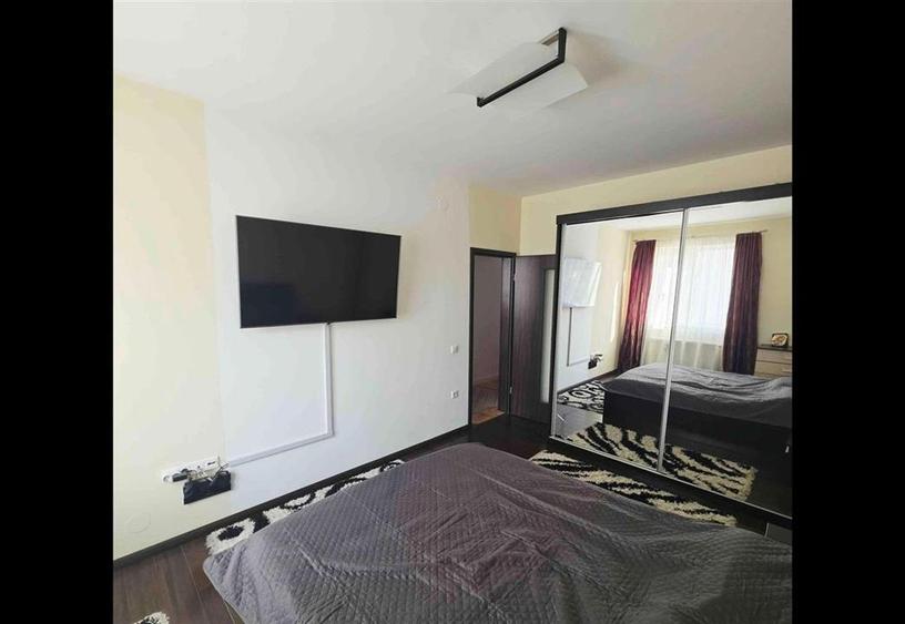 Apartament cu 3 camere decomandat, mobilat în Turnișor