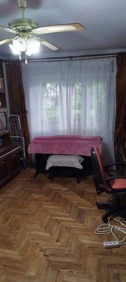 Apartament cu 3 camere decomandat în Lipovei