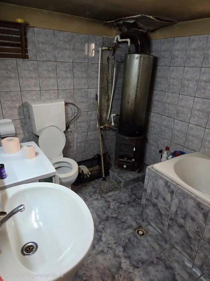 Vand casa ?i teren in Brezoi - 3
