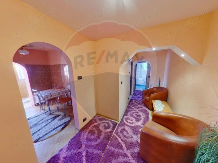 Apartament cu 3 camere decomandat în Central