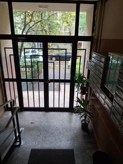 Apartament cu 2 camere decomandat în Crângași