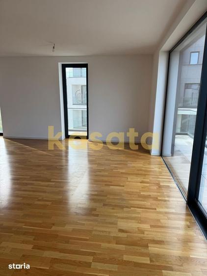 Apartament cu 4 camere în Băneasa