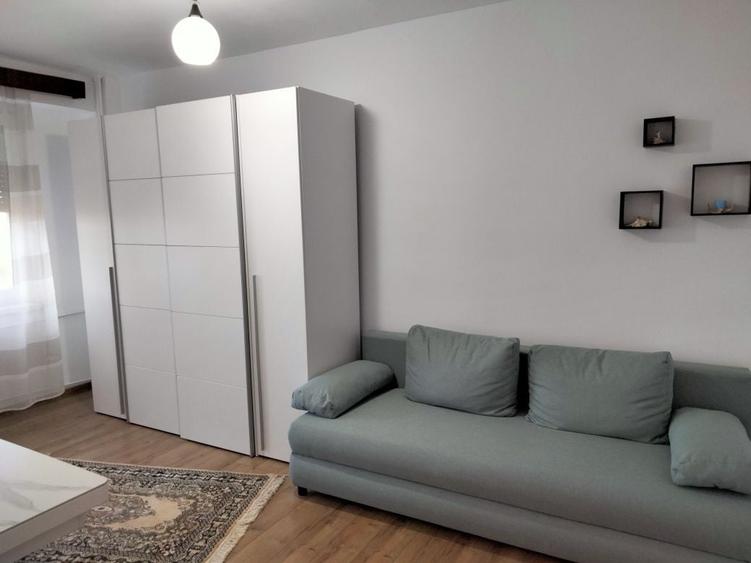 Garsonieră decomandată în Central