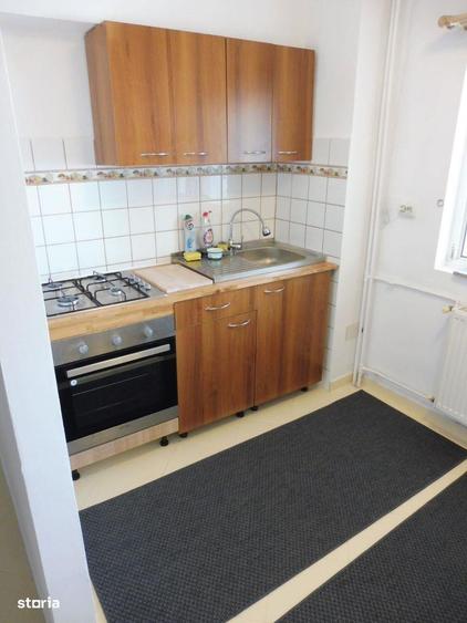 Apartament cu 2 camere decomandat, mobilat în Romană