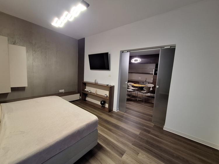 Apartament cu 3 camere decomandat, mobilat în Lipovei