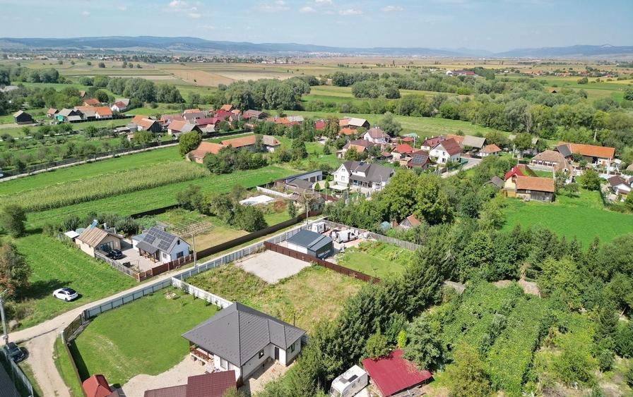 Teren Construcții intravilan de 1000 mp, în Băcel
