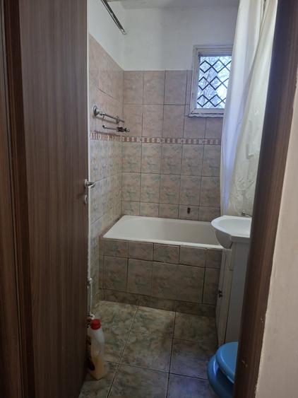 Apartament cu 3 camere decomandat în Dâmbu Pietros