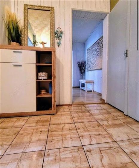 Apartament cu 3 camere decomandat, mobilat în Aradului