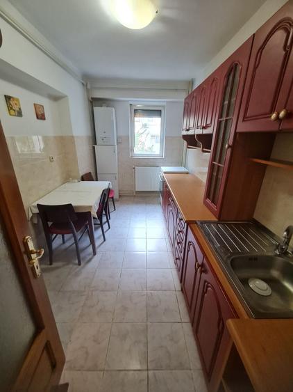 Vind 2camere decomandate etaj 1 - 7