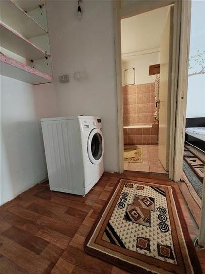 Apartament cu 2 camere semidecomandat, mobilat în Girocului