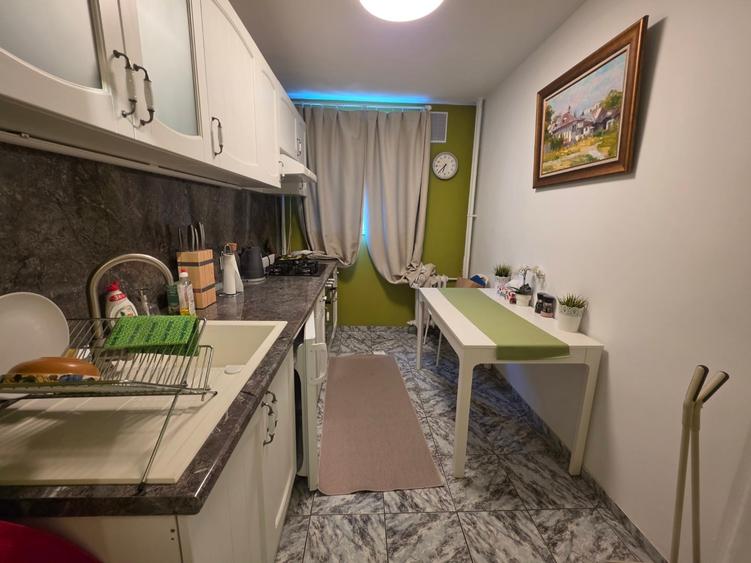 Apartament cu 2 camere semidecomandat în Iancului
