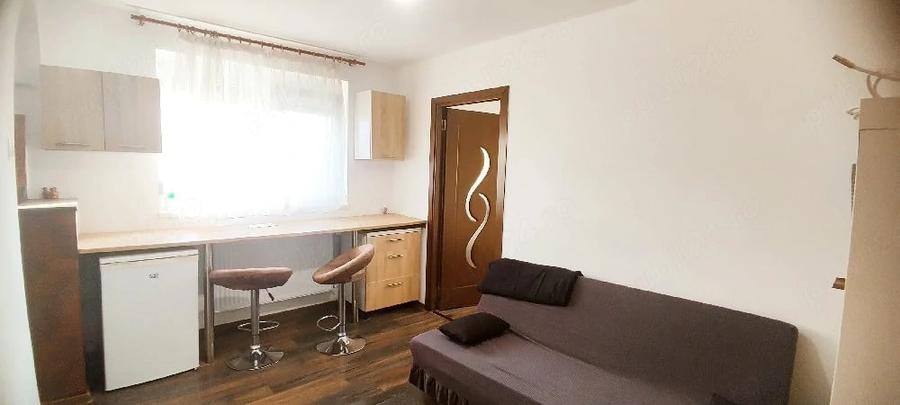 Apartament cu 2 camere semidecomandat în P-ța Doina
