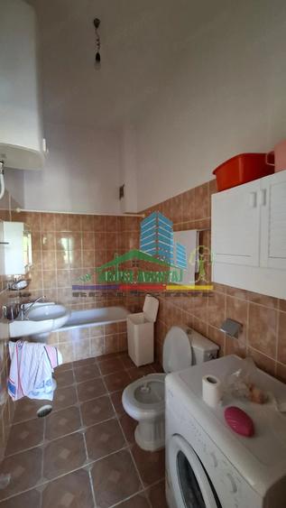 Casă cu 3 camere cu Teren 470 Mp în Central