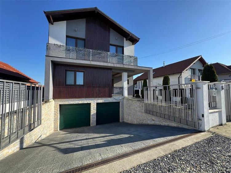 Casă individuală cu 4 camere cu Canalizare în Exterior Sud