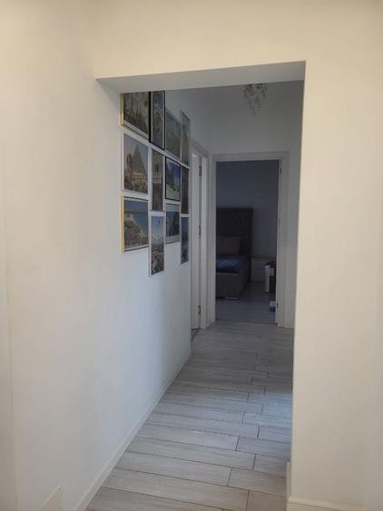Apartament cu 3 camere decomandat în Casa de Cultură