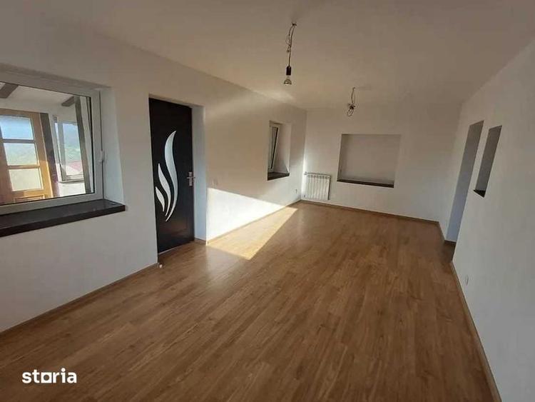 Casă cu 4 camere cu Teren 200 Mp în Ștrand