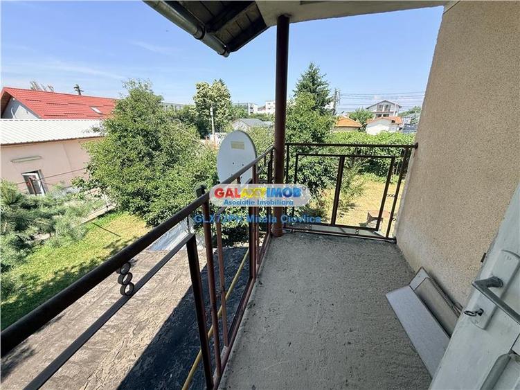 Casă cu 5 camere cu Garaj în Central