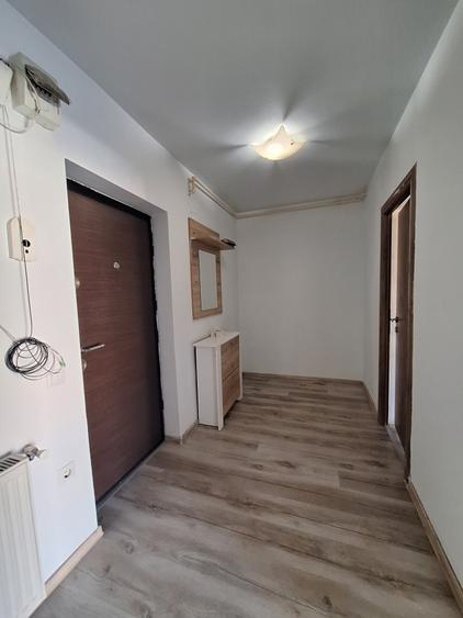 Apartament cu o camera decomandat, balcon, zona Florilor - 6