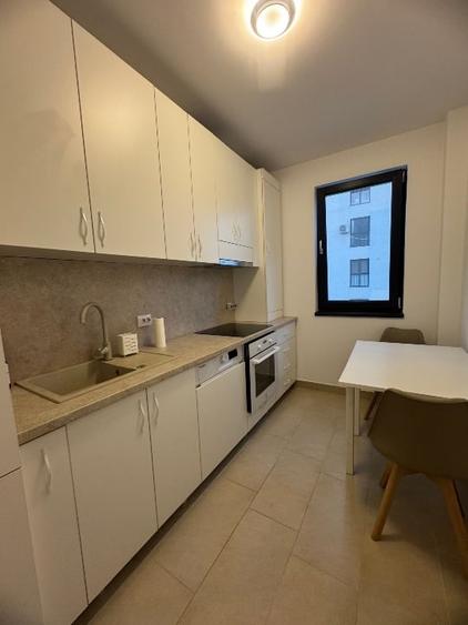 Apartament cu 2 camere nedecomandat, mobilat în Mihai Bravu