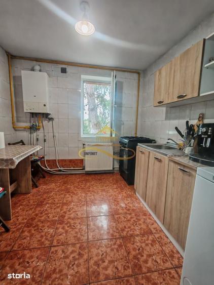 Apartament cu 2 camere decomandat în Letea Veche