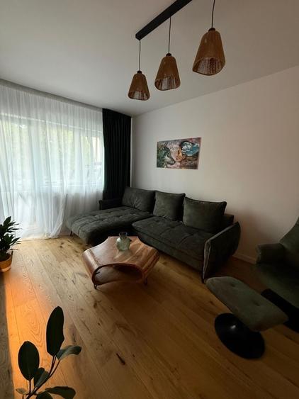 Apartament cu 4 camere decomandat în Dosu Bricii