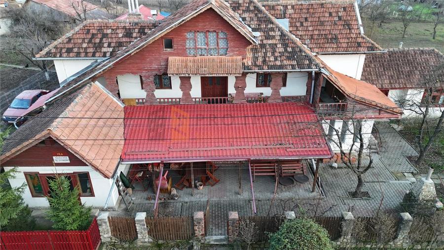 Casă individuală cu 13 camere cu Teren 1063 Mp în Vintilă Vodă