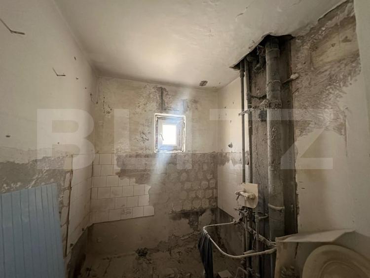 Apartament 3 camere, decomangdat, zona 8 Mai - 5