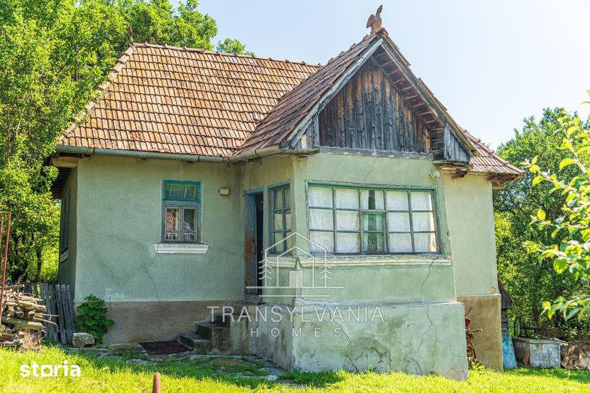 Casă cu 2 camere cu Teren 1368 Mp în Petrești