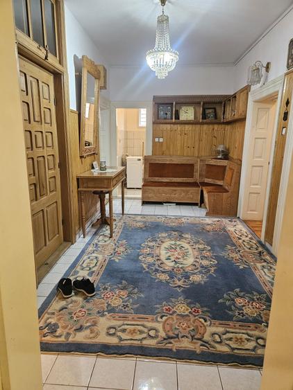 Apartament cu 3 camere decomandat în Drumul Carului