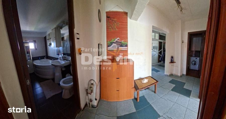 Apartament cu 3 camere decomandat în 13 Septembrie